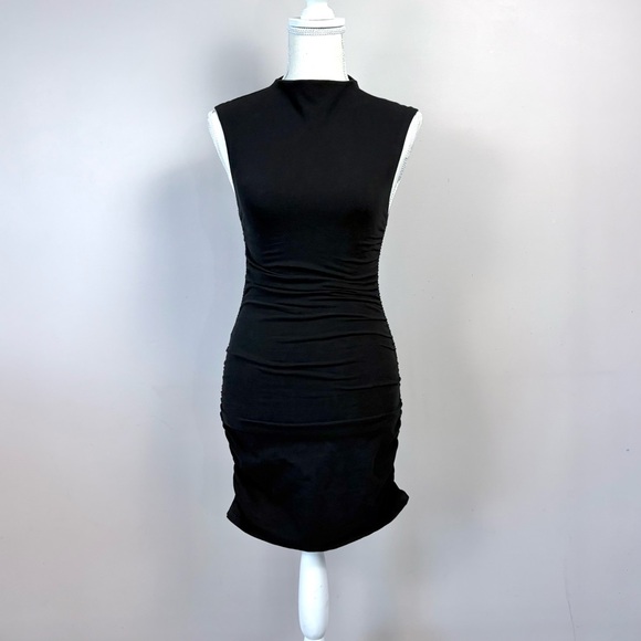 Rumored Minimalist Sleeveless Mini Dress in Black XS - Picture 3 of 12
